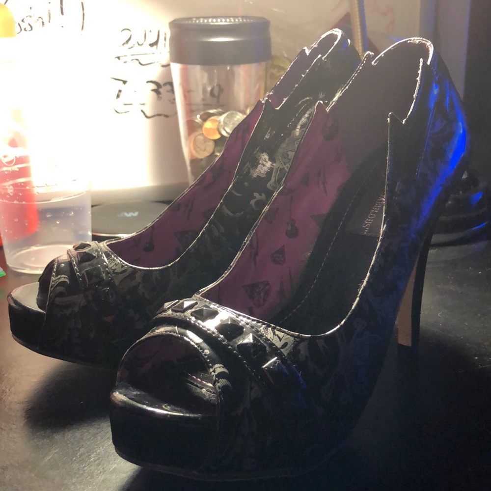 Iron fist black and pink high heels